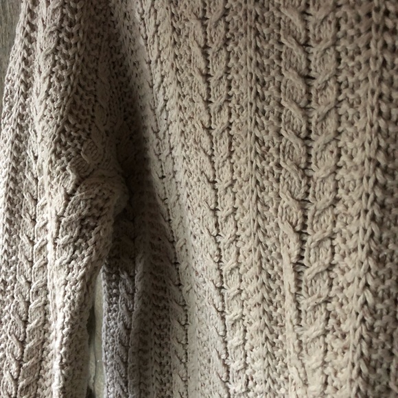 Crop top cable knit sweater - Picture 5 of 6